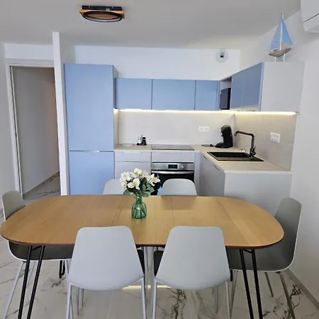 Chez Vicky, Superbe Avec Parking Prive Piscine Et Vue Exceptionnelle * Ajaccio (Corsica)