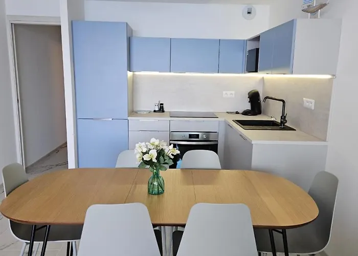 Chez Vicky, Superbe Avec Parking Prive Piscine Et Vue Exceptionnelle * Ajaccio (Corsica)